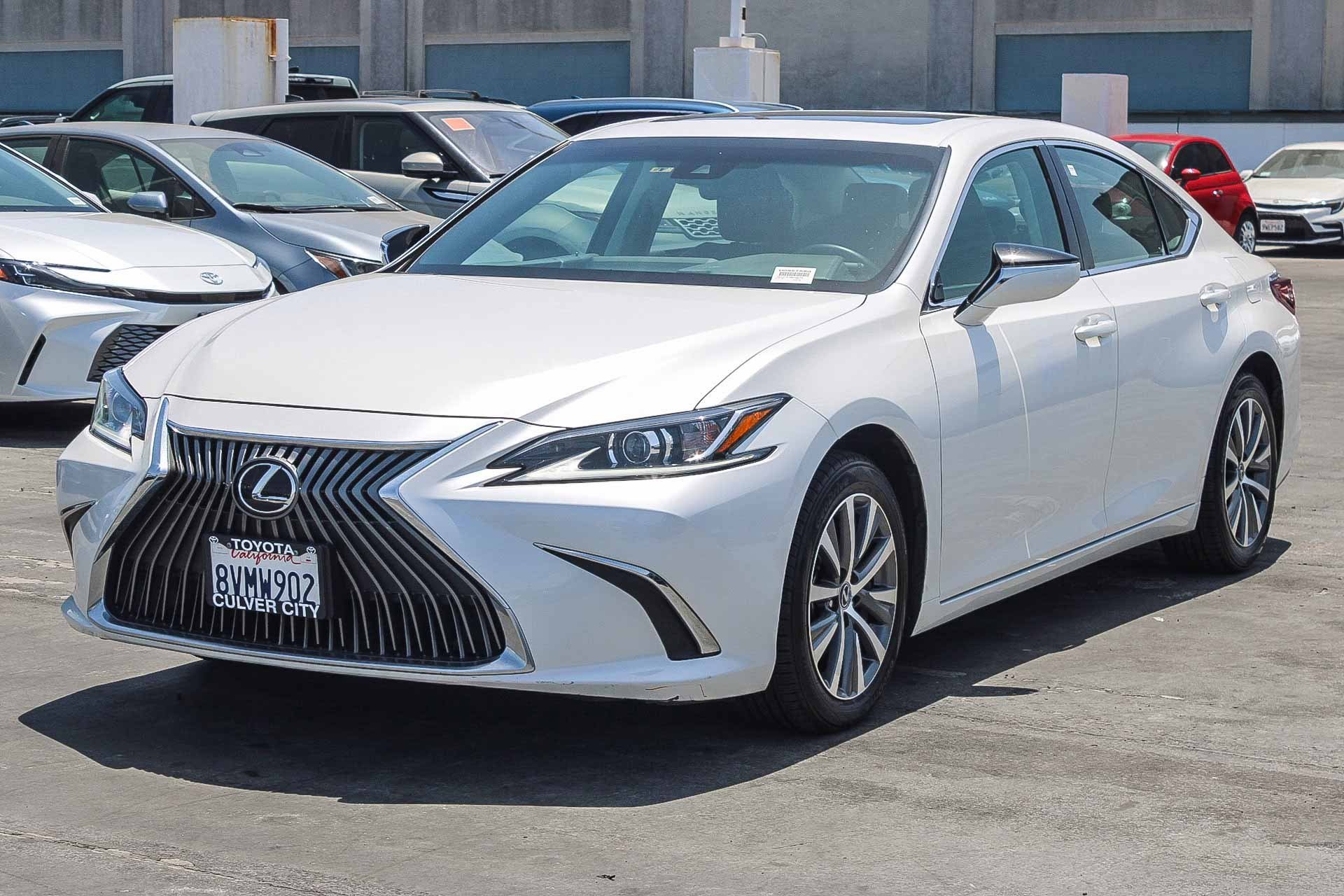 Used 2021 Eminent White Pearl Lexus ES 350 image 3
