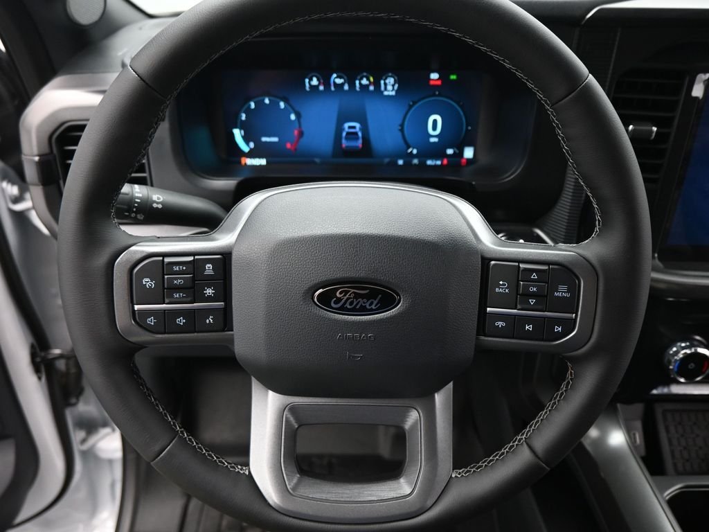 New 2025 Oxford White Ford Lariat image 13