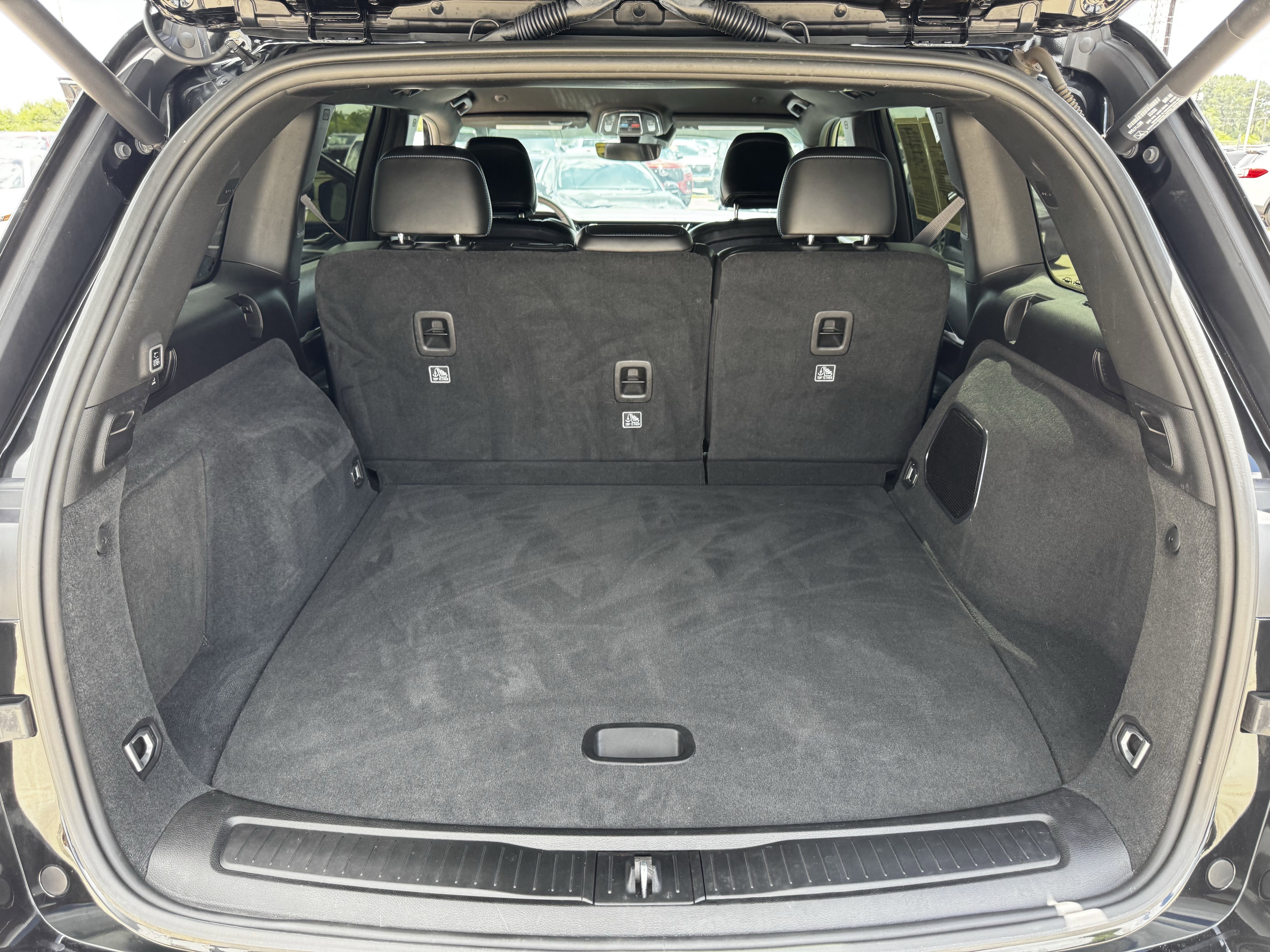Used 2022 Diamond Black Crystal Pearlcoat Jeep Trailhawk image 30