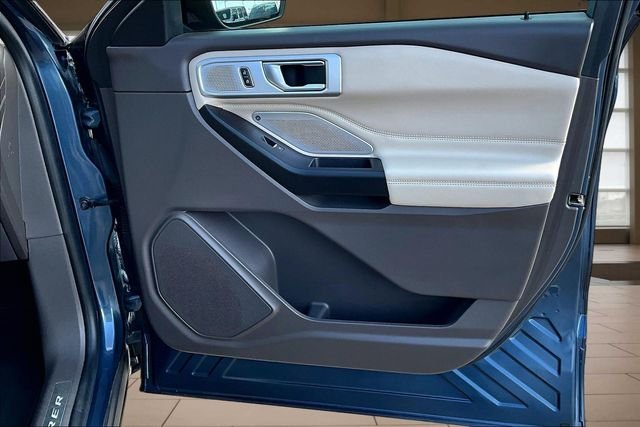 Used 2020 Blue Ford Platinum image 23