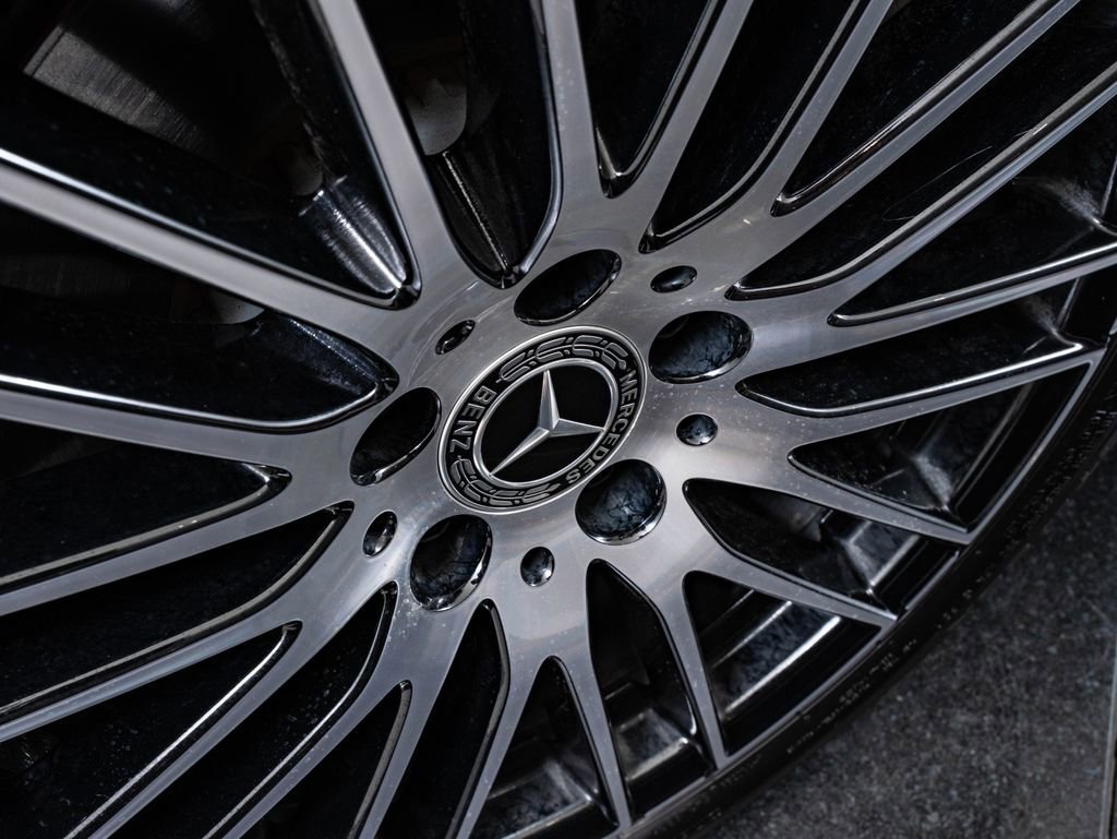 Used 2025 Polar White Mercedes-Benz C 300 image 8