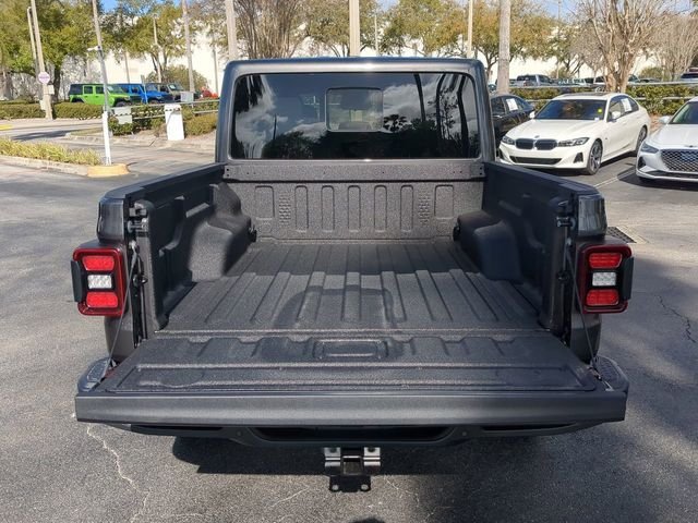 New 2026 Granite Crystal Metallic Clear-Coat Exterior Paint Jeep Sahara image 14