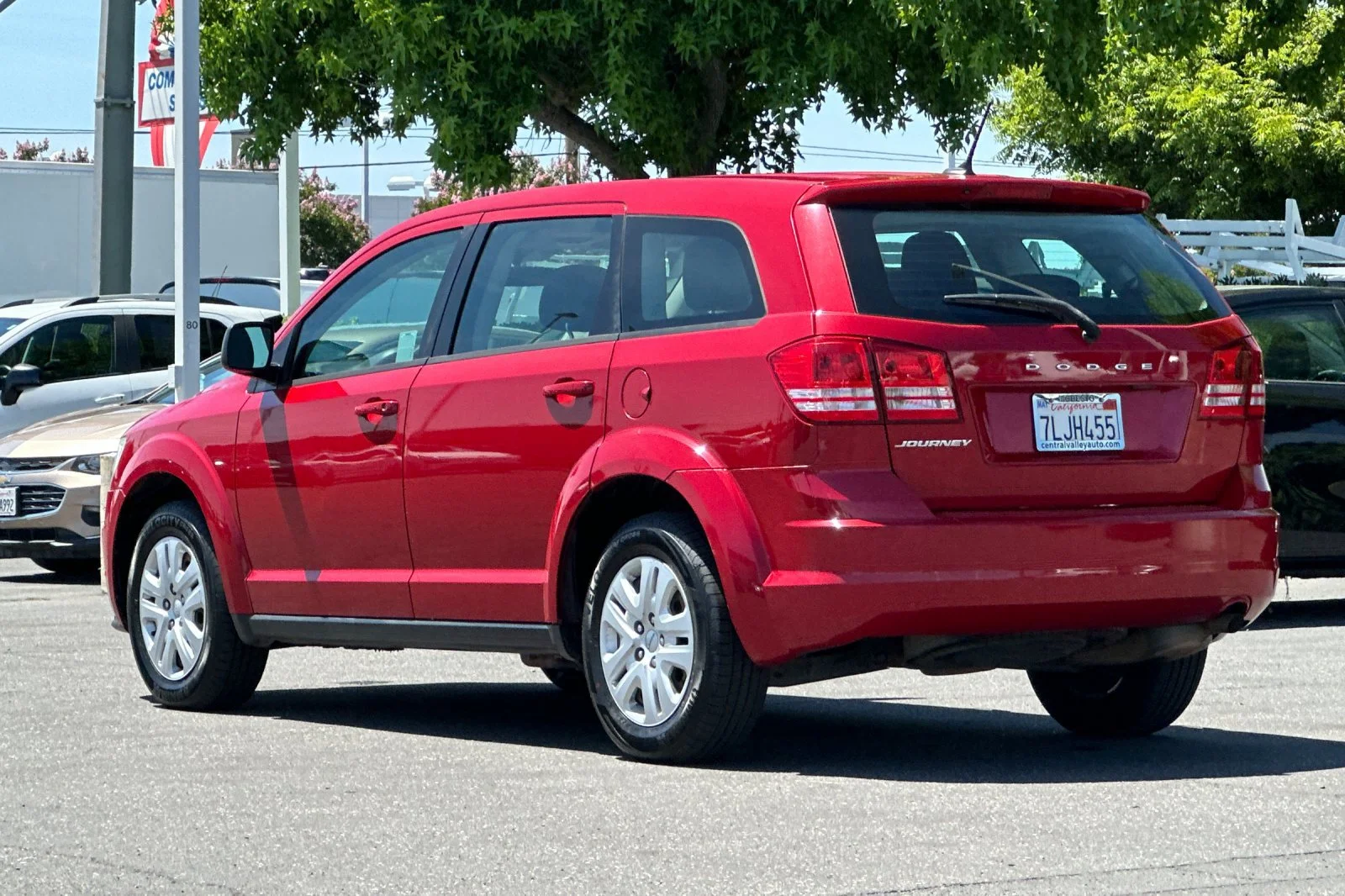 Used 2015 Redline 2 Coat Pearl Dodge American Value Pkg image 6
