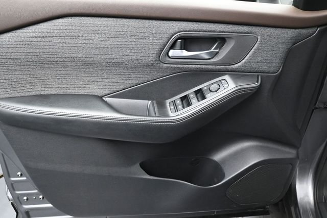 Used 2023 Gray Nissan SV image 13