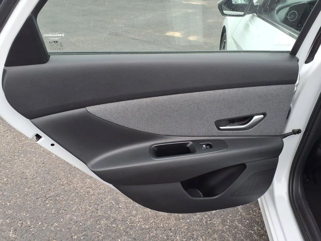 Used 2022 White Hyundai Limited image 16