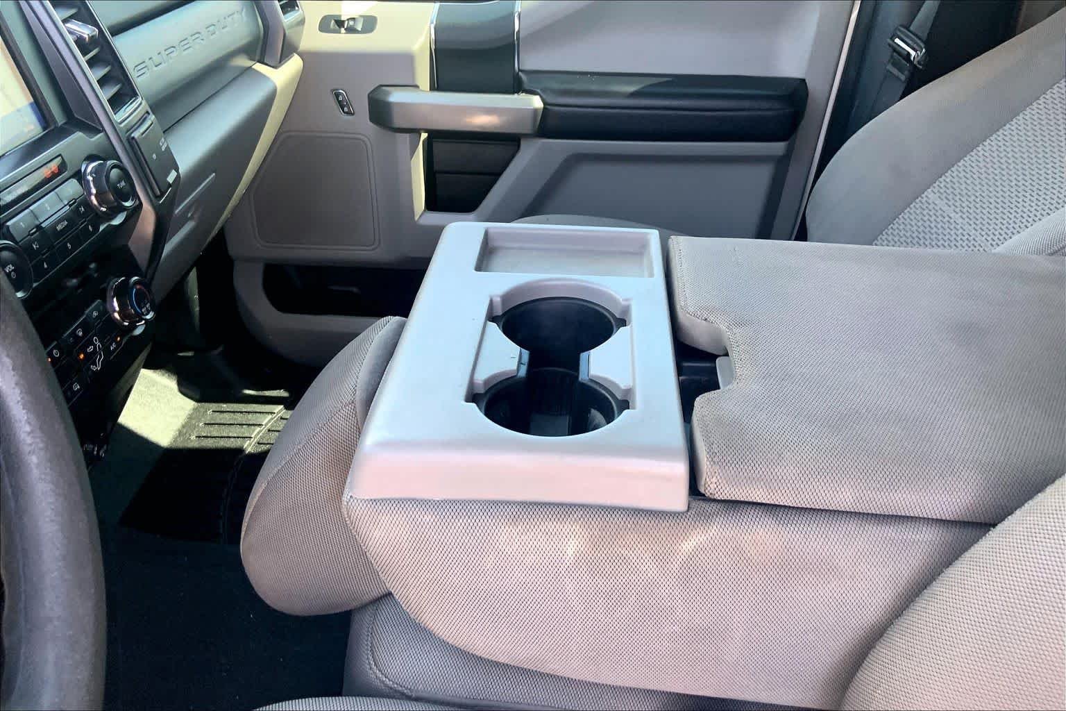 Used 2021 Oxford White Ford XLT image 17