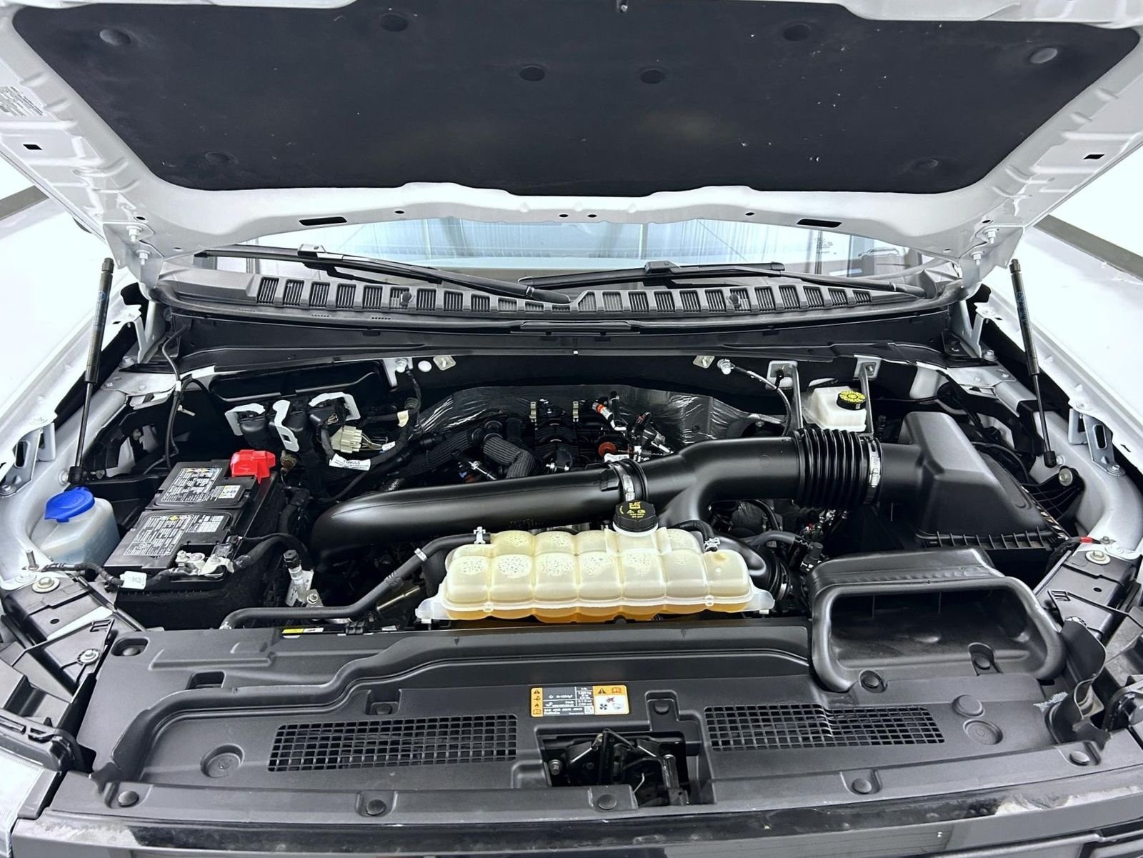 Used 2025 White Ford Active image 27