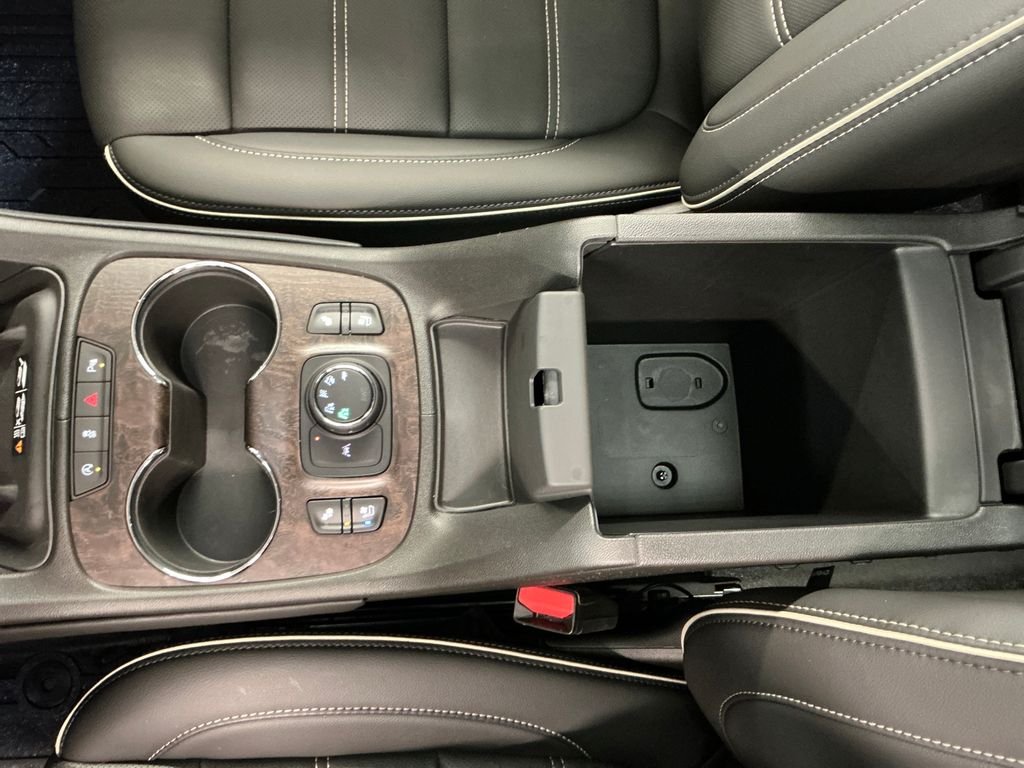 Used 2023 Red GMC Denali image 26