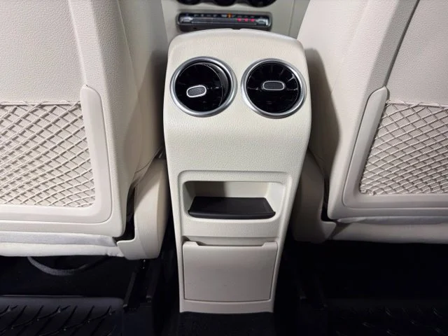 Used 2022  Mercedes-Benz GLB 250 image 44