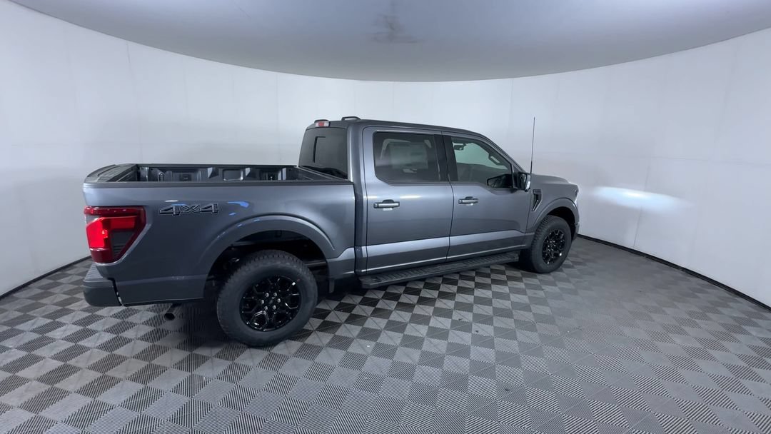 New 2026 Carbonized Gray Metallic Ford XLT image 9