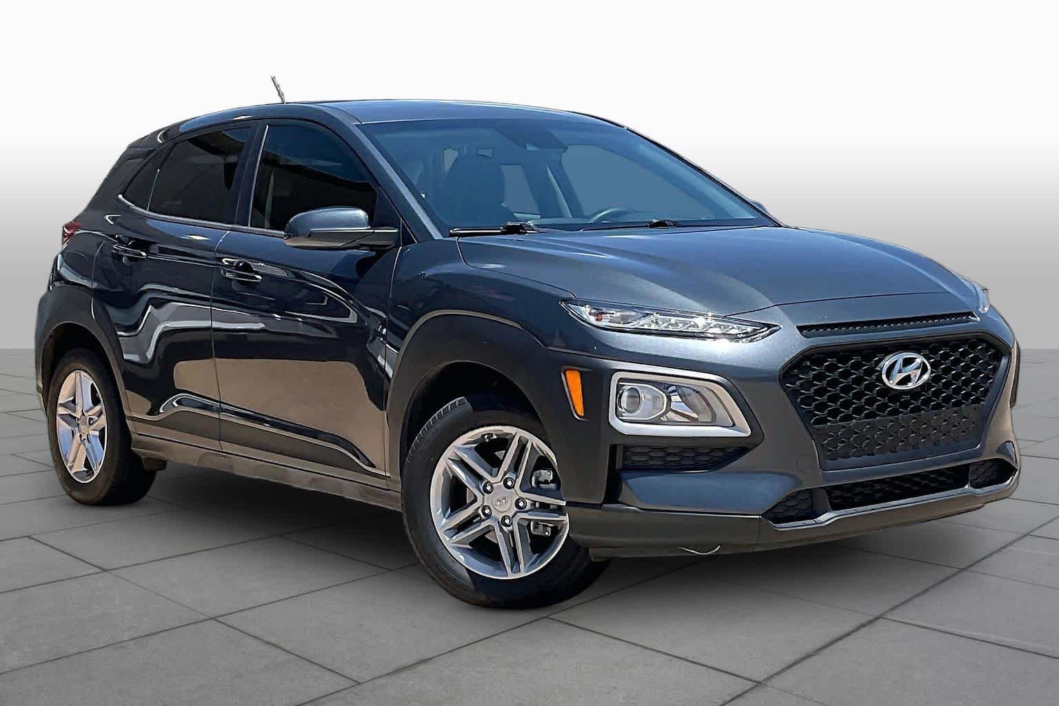 Used 2021 Thunder Gray Hyundai SE image 3