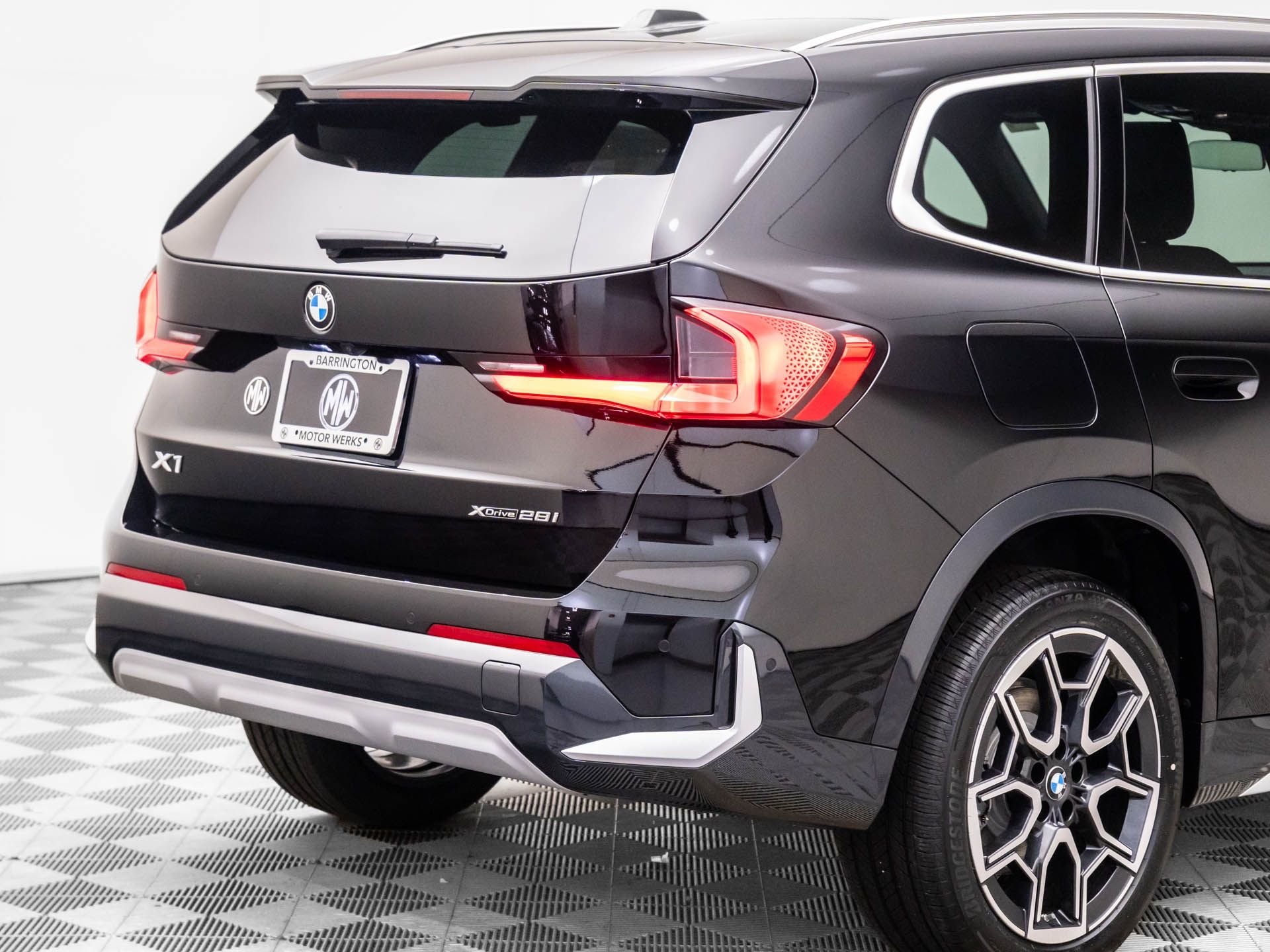 New 2026 Jet Black BMW xDrive28i image 32
