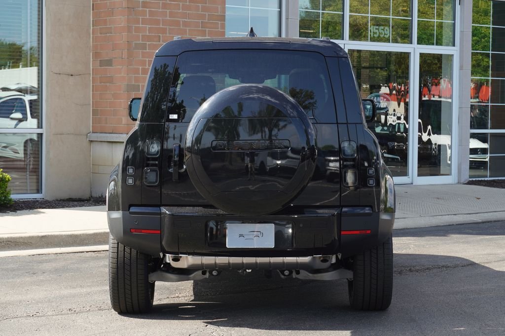 New 2026 Santorini Black Land Rover S image 5