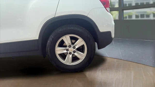 Used 2019 White Chevrolet LT image 28