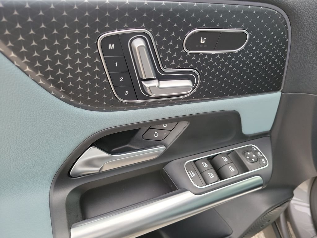 New 2026 Mountain Grey Metallic Mercedes-Benz GLA 250 image 17