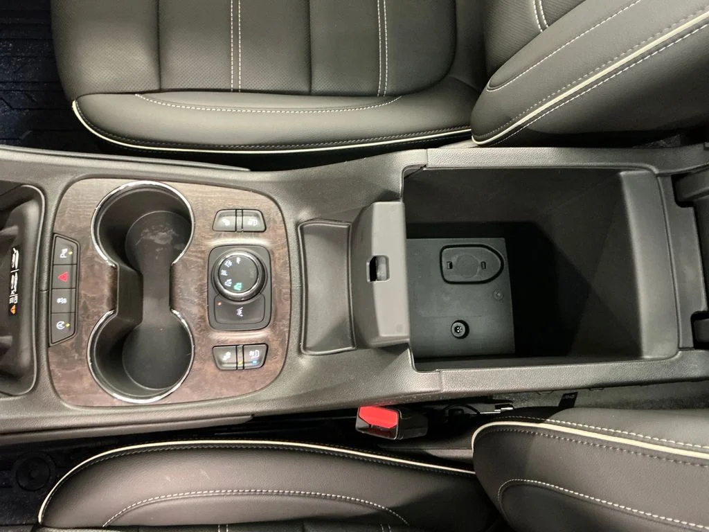 Used 2023 Red GMC Denali image 26