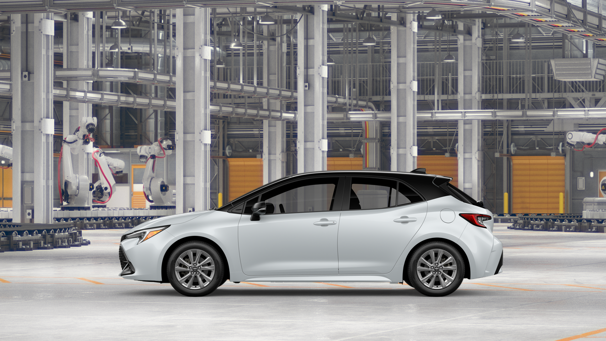 New 2027 Wind Chill Pearl with Black roof Toyota SE image 4