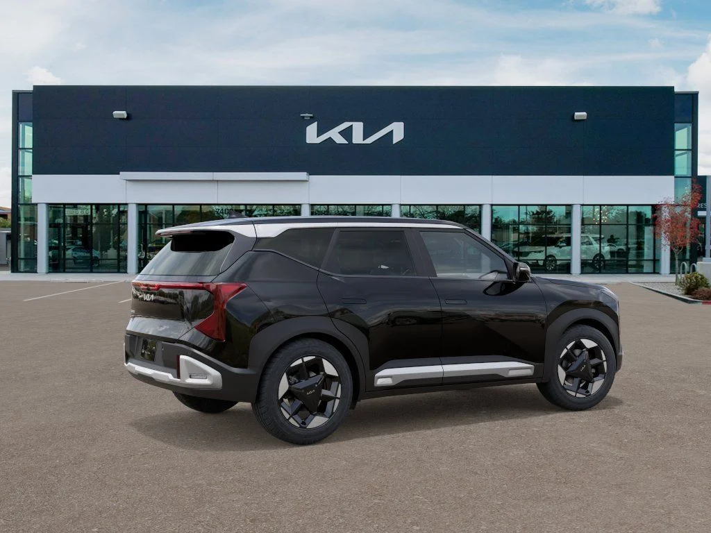 New 2027 Black Kia EX image 6