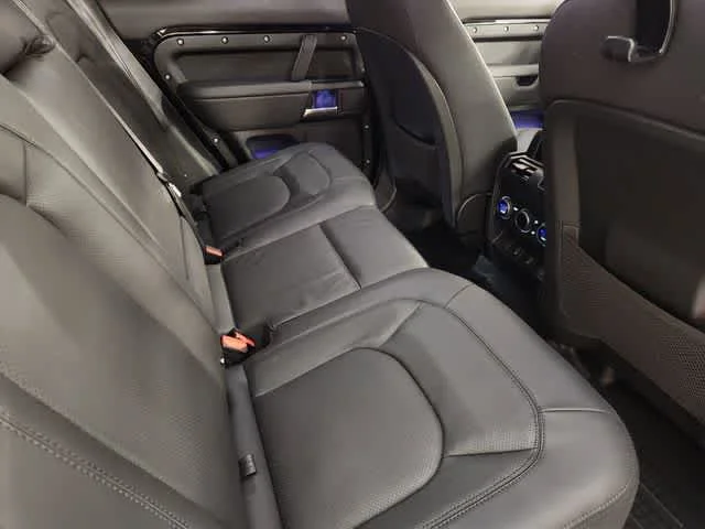 2026 Land Rover Defender V8 - Photo 32