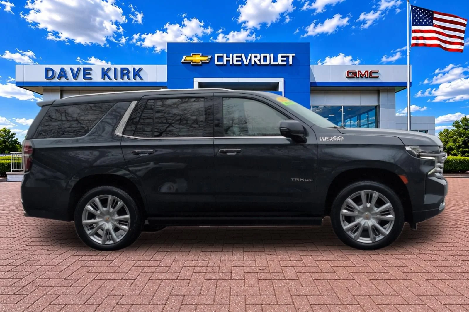 Used 2022 EVERGREEN GRAY METALLIC Chevrolet High Country image 2