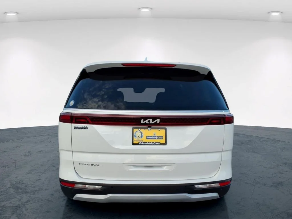 Used 2024 White Kia LX image 10
