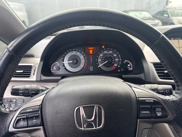 Used 2016 Silver Honda Touring Elite image 18