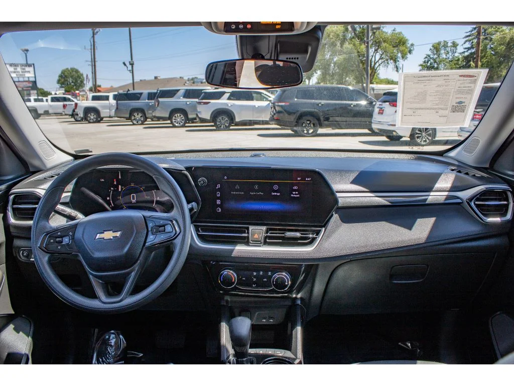 Used 2025 Crimson Metallic Chevrolet LT image 20