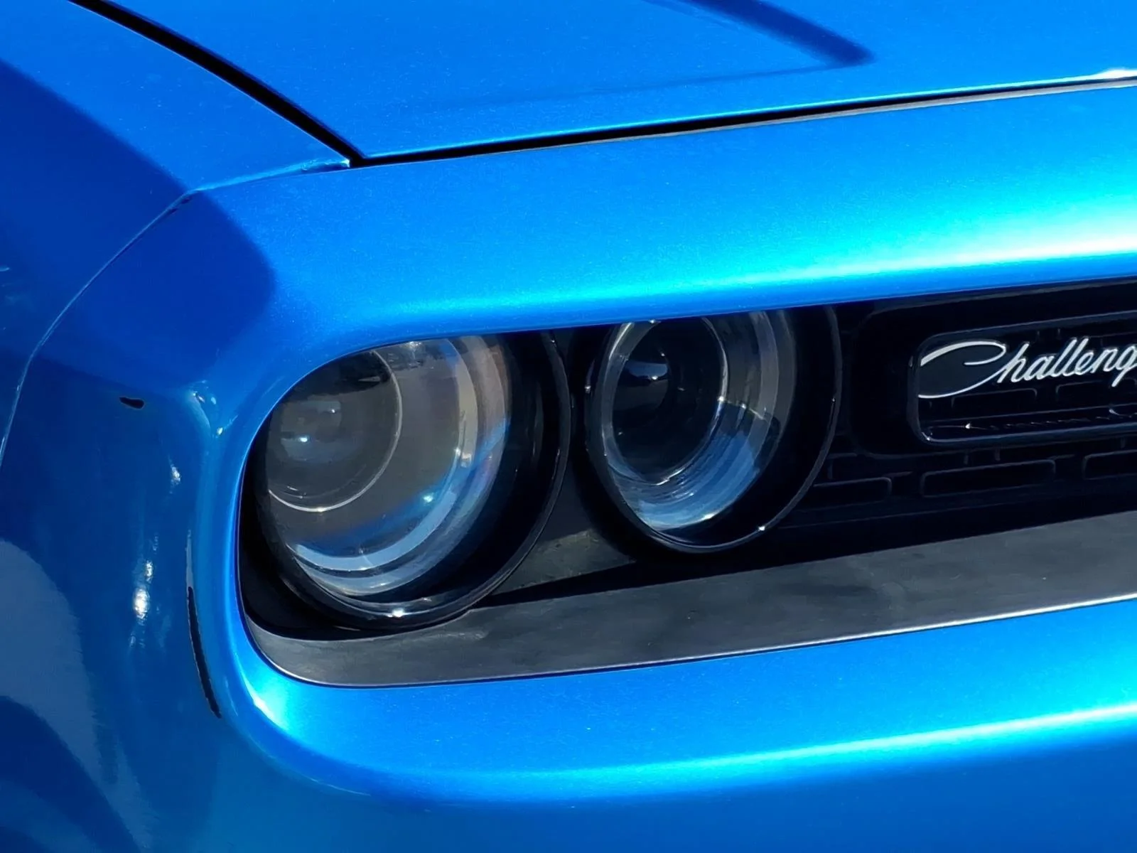 Used 2015 B5 Blue Pearl Coat Dodge R/T Plus Shaker image 8