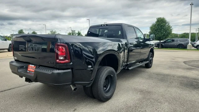 New 2027 Diamond Black Crystal Pearl-Coat Exterior Paint RAM Tradesman image 16