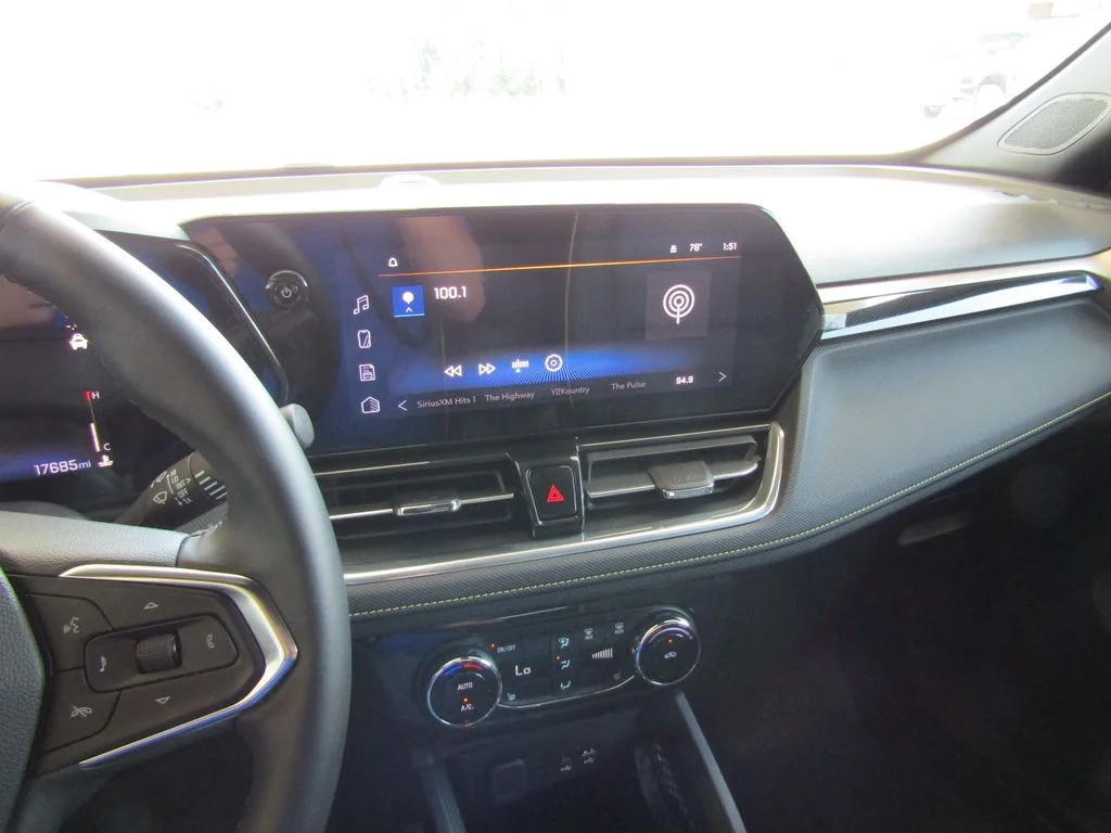 Used 2025 Black Chevrolet ACTIV image 28