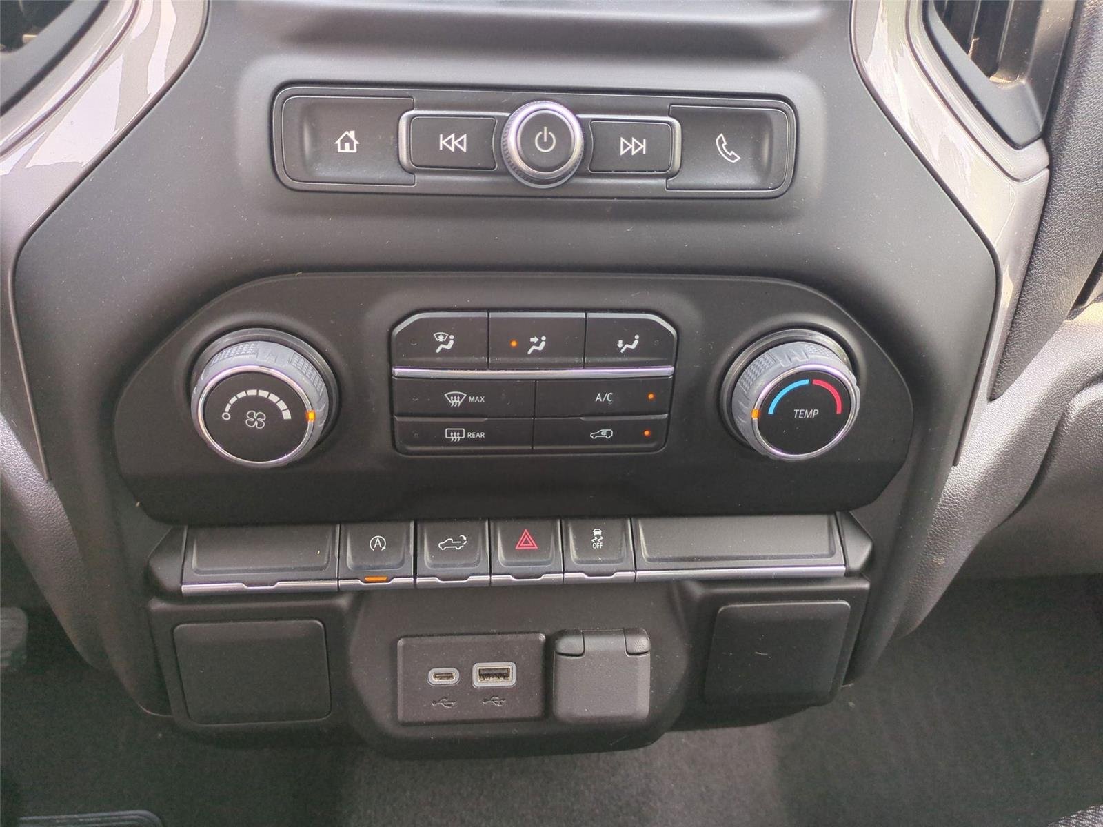 Used 2022 Summit White Chevrolet Custom image 27
