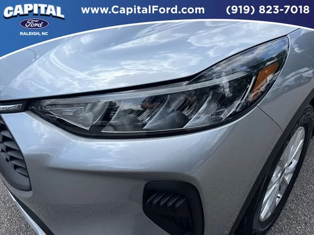 Used 2023 Silver Ford Active image 11