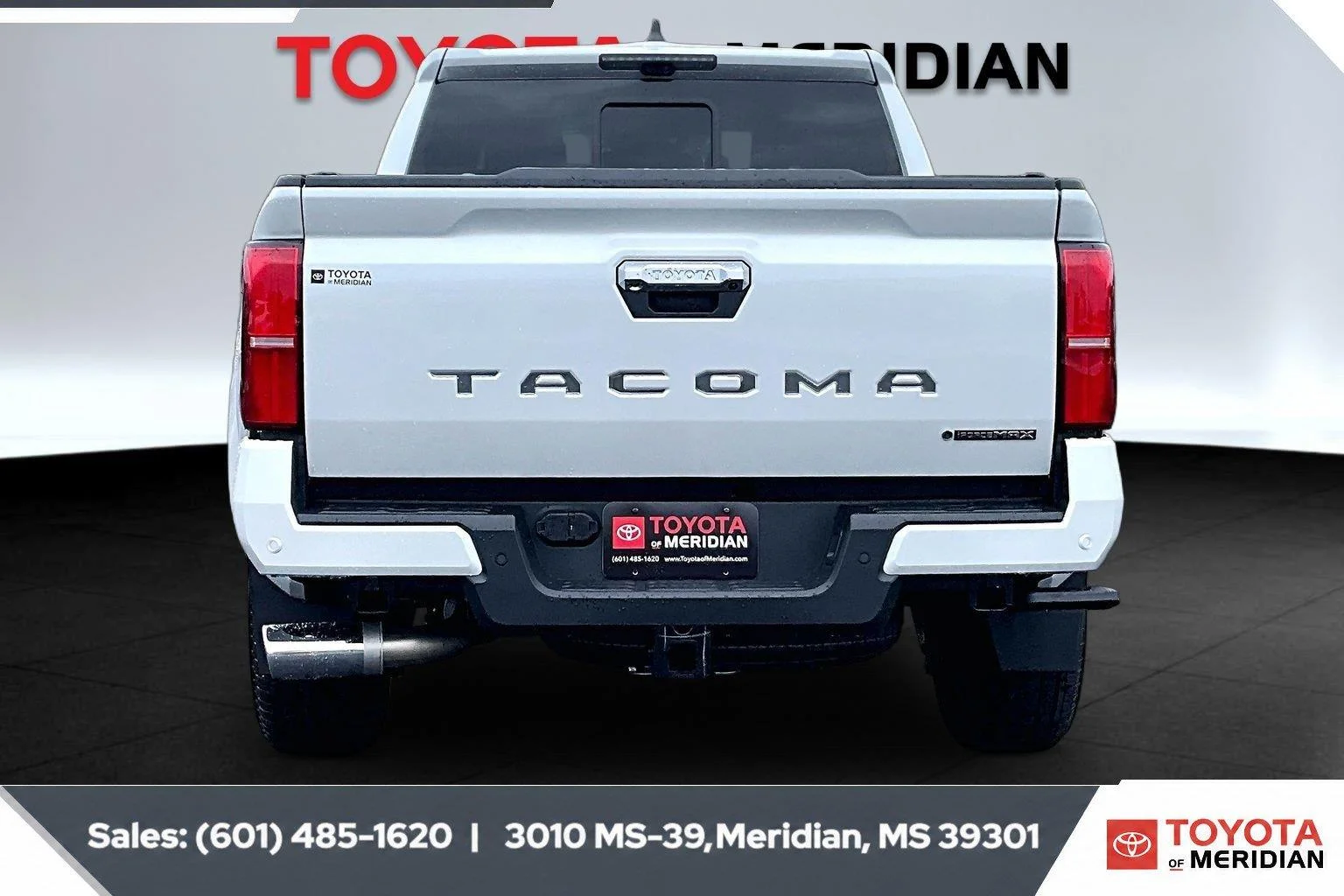 Used 2026 Wind Chill Pearl Toyota Limited HV image 4