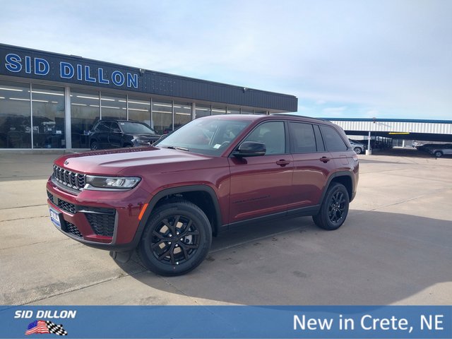 2026 Jeep Grand Cherokee Laredo Altitude
