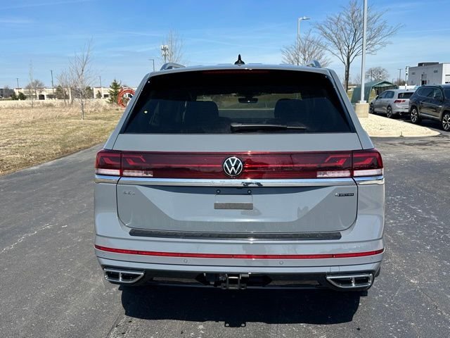 New 2026 Pure Gray Volkswagen 2.0T SEL Premium R-Line image 5