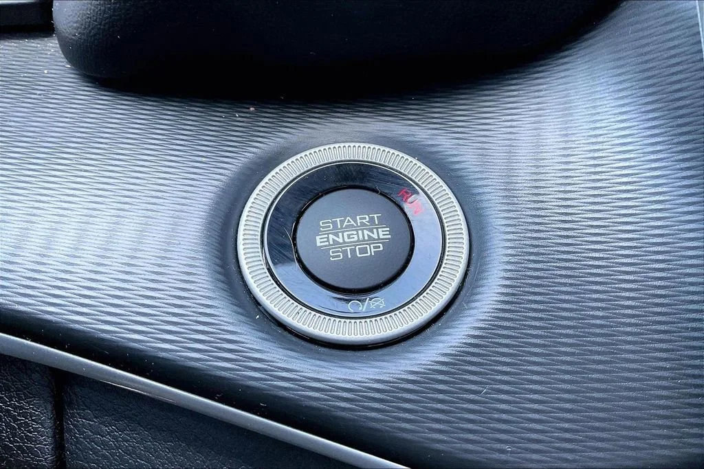 Used 2023 Gray Jeep Altitude 4x4 image 31