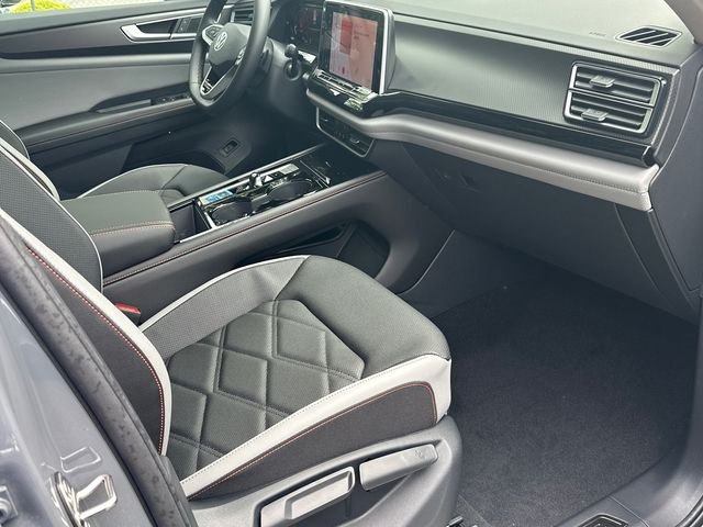 New 2026 Gray Volkswagen 2.0T Peak Edition image 13
