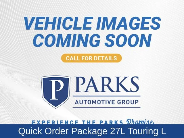 Used 2017 Red Chrysler Touring L image 21