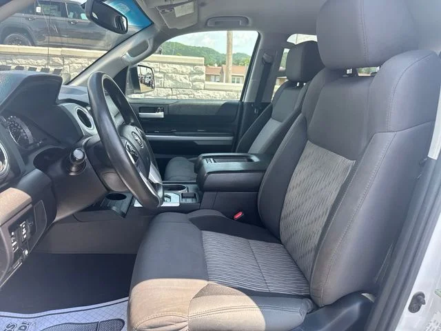 Used 2016  Toyota SR5 image 13