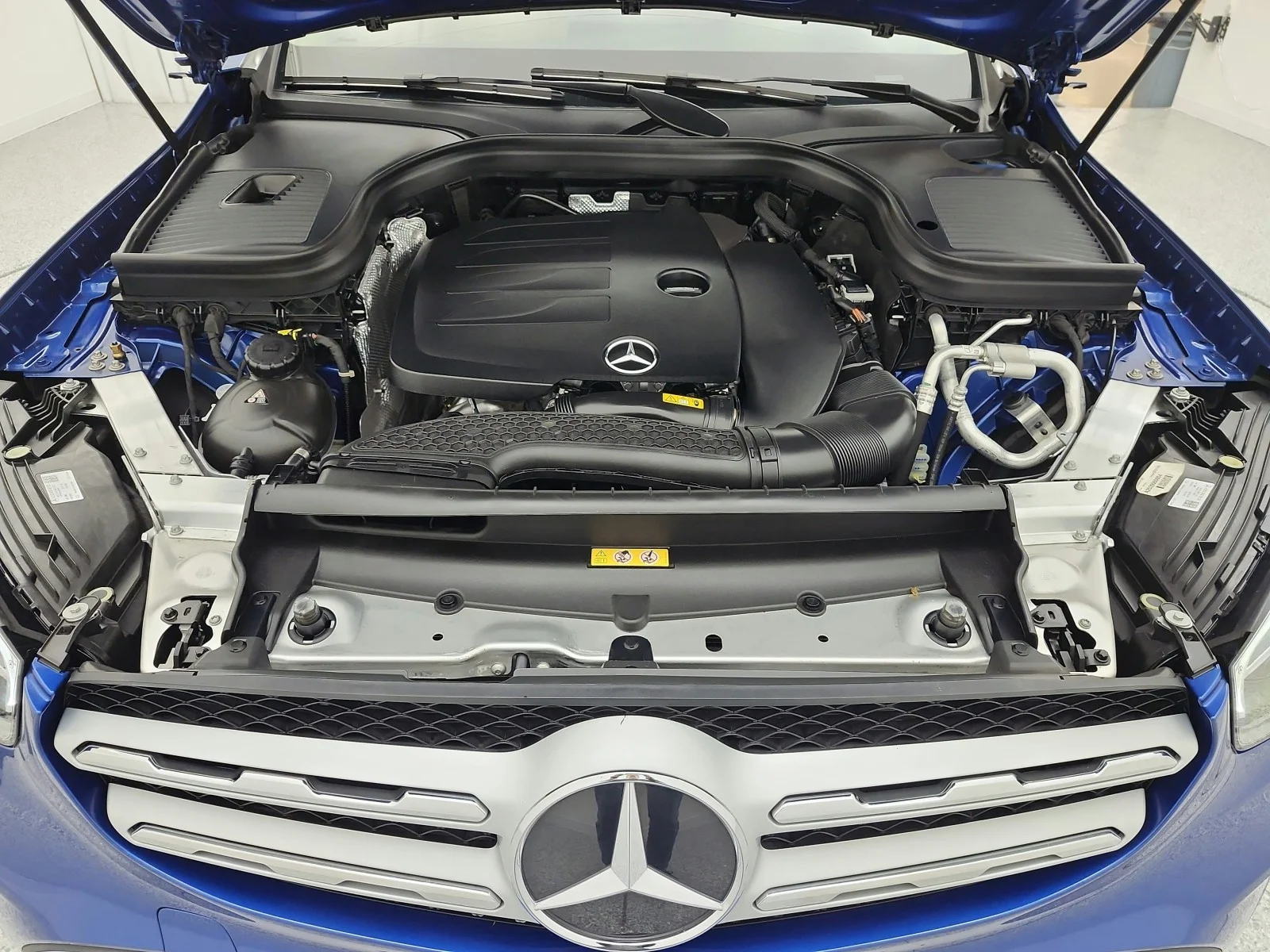 Used 2022 Starling Blue Metallic Mercedes-Benz GLC 300 SUV image 16
