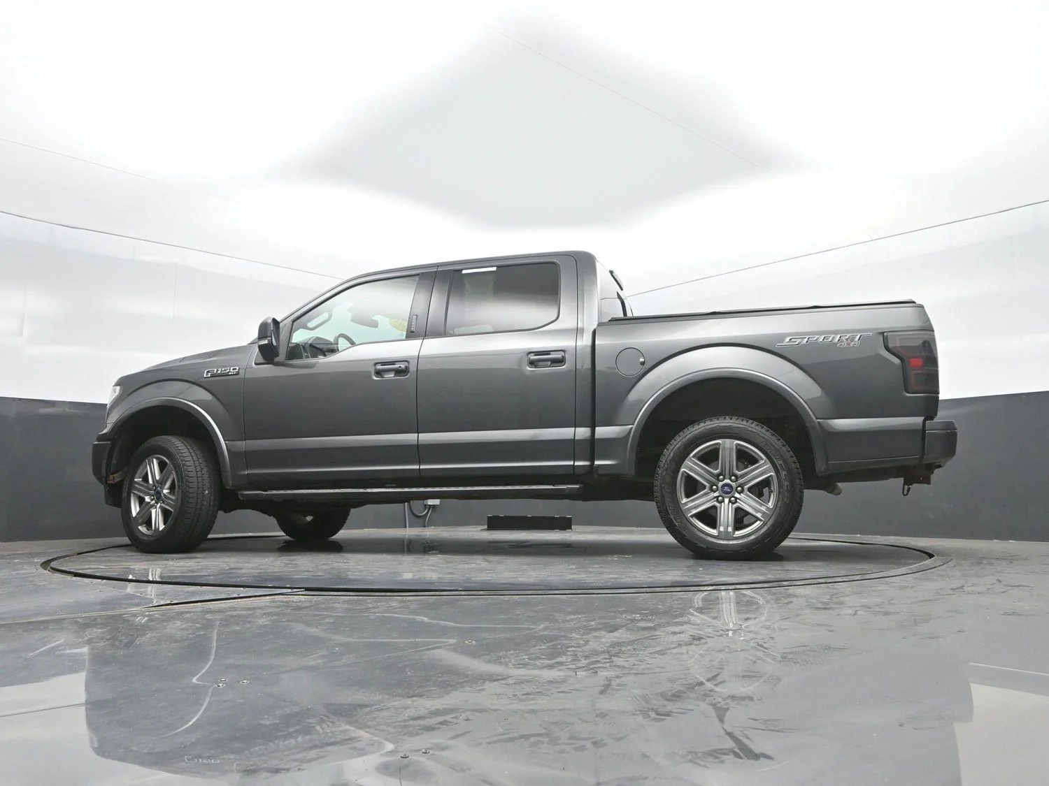 Used 2018 Magnetic Ford XLT image 33