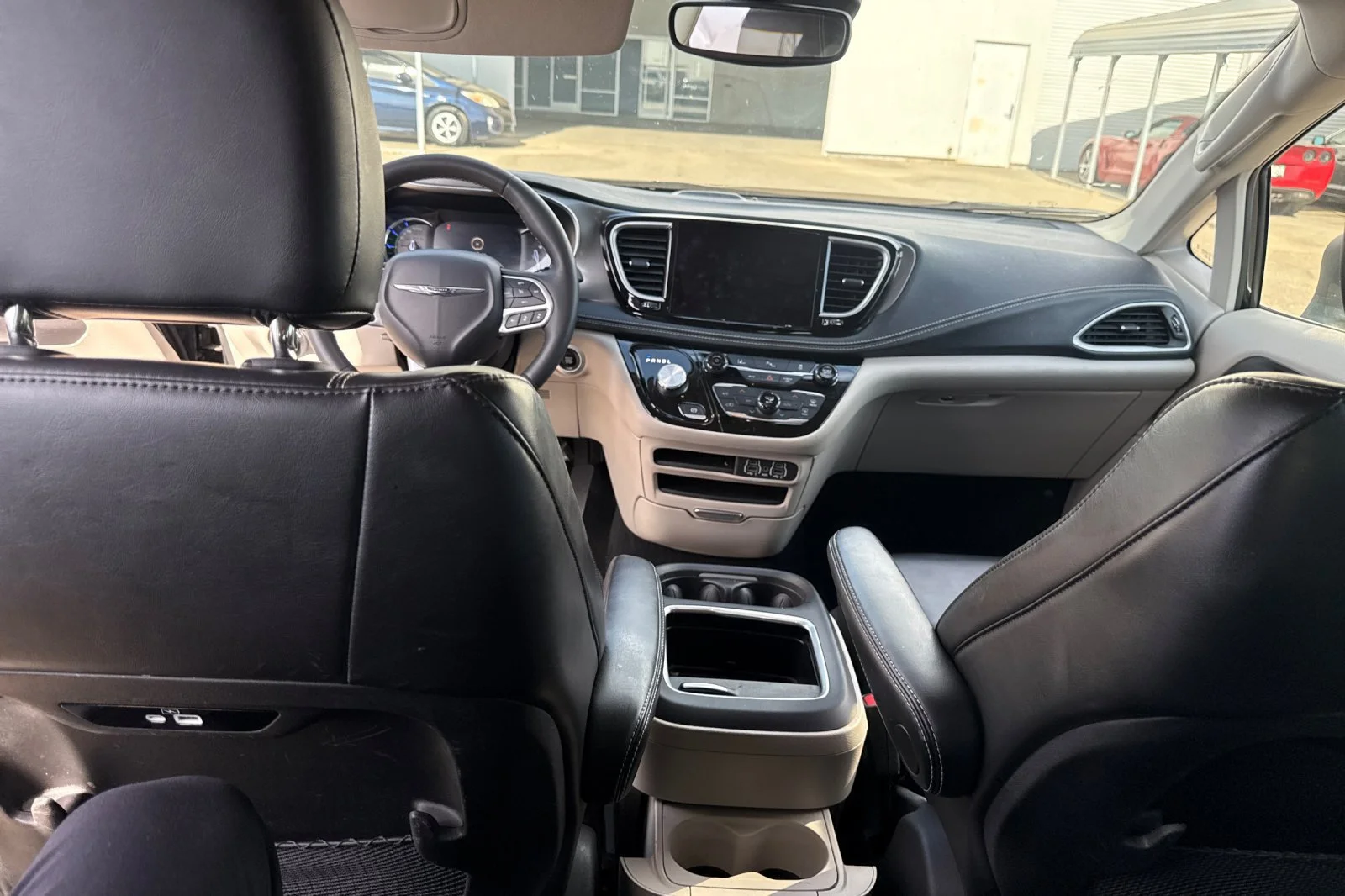 Used 2023 Black Chrysler Hybrid Touring L image 10