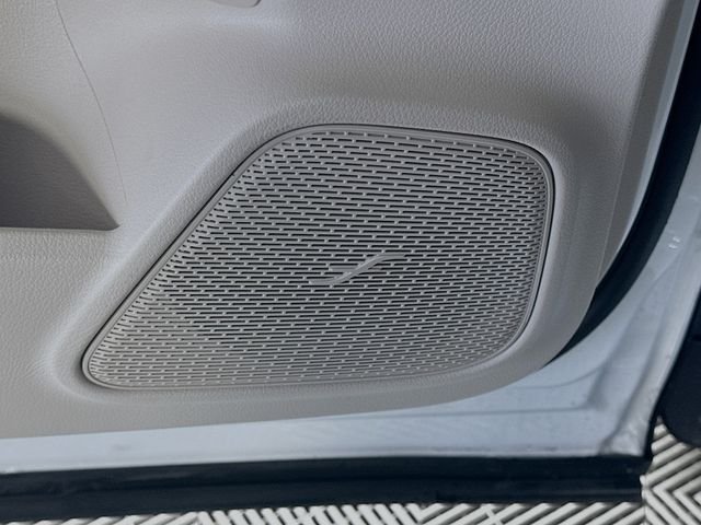 New 2026 Polar White Mercedes-Benz GLB 250 image 18