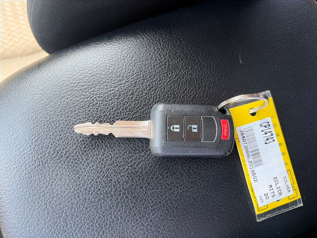 Used 2020 Silver Mitsubishi ES image 25