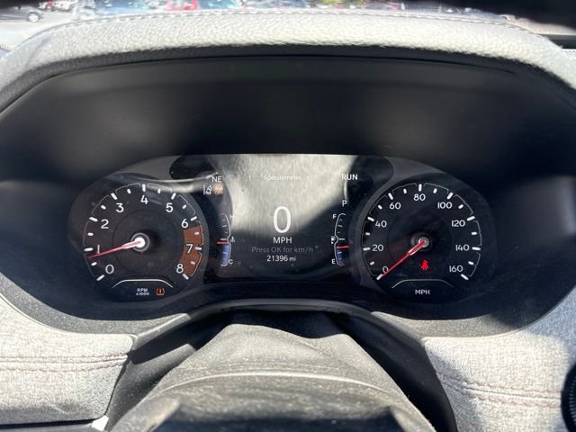 Certified Used 2024 Gray Jeep Latitude Lux image 11