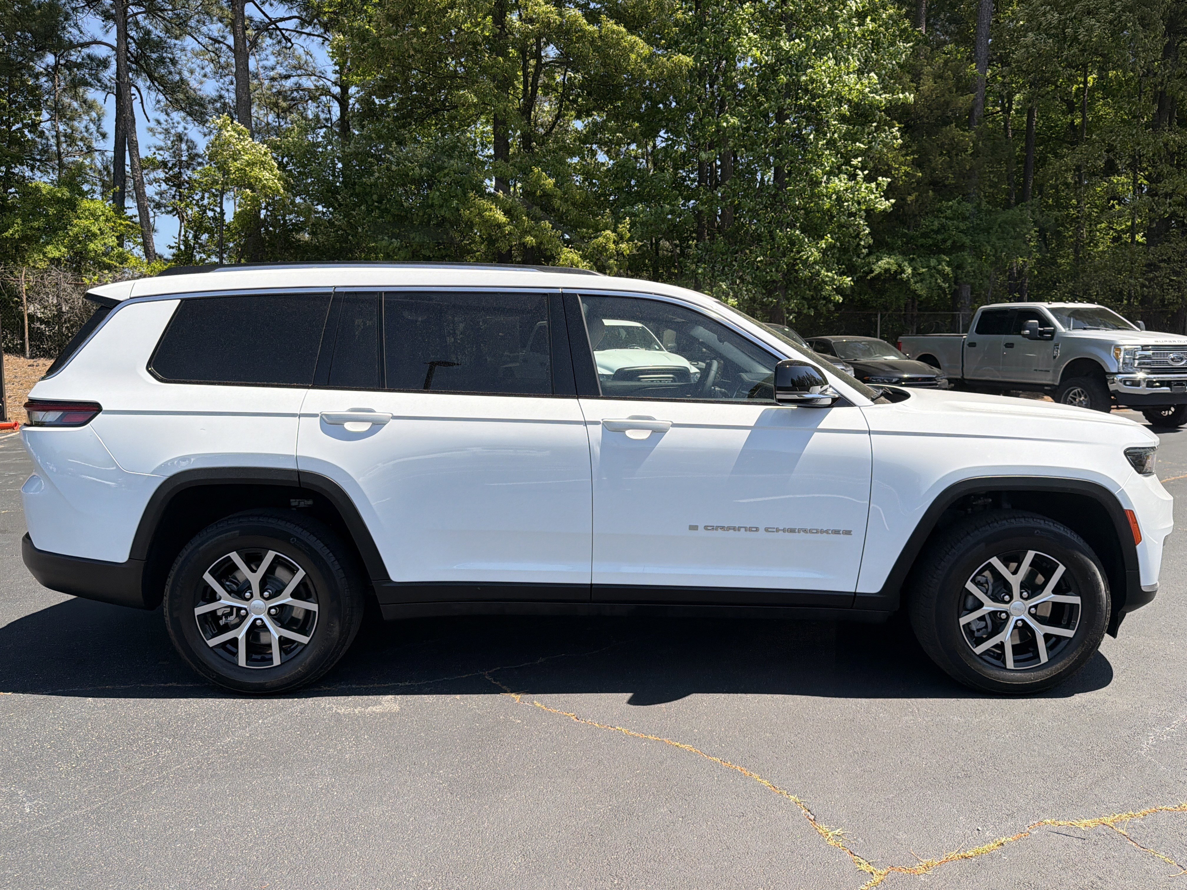 Used 2023 Bright White Clearcoat Jeep Limited image 12