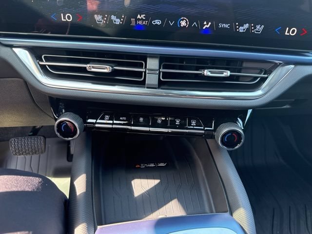 2025 Chevrolet Equinox EV LT - Photo 16