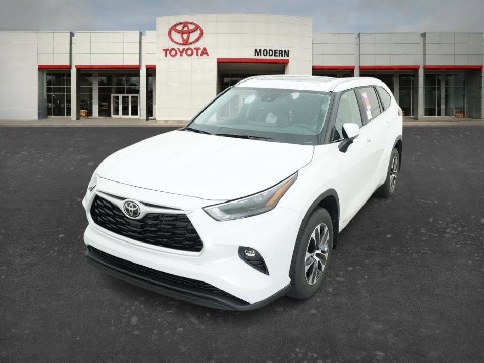 New 2026 Wind Chill Pearl Toyota Hybrid XLE image 17