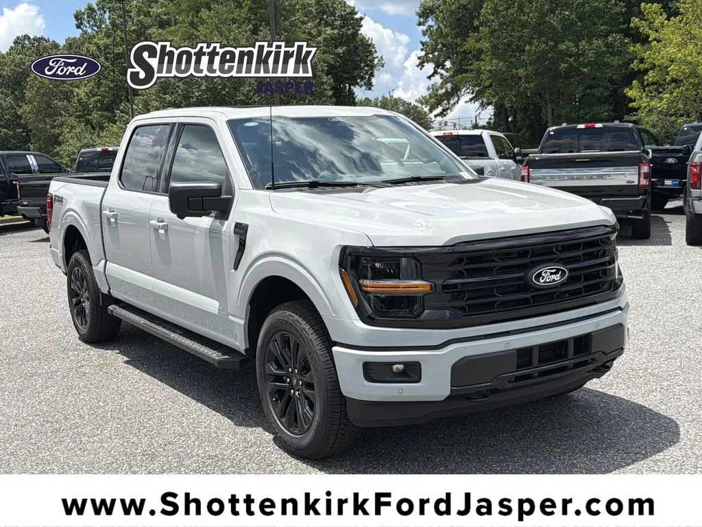 New 2026 White Ford XLT image 1