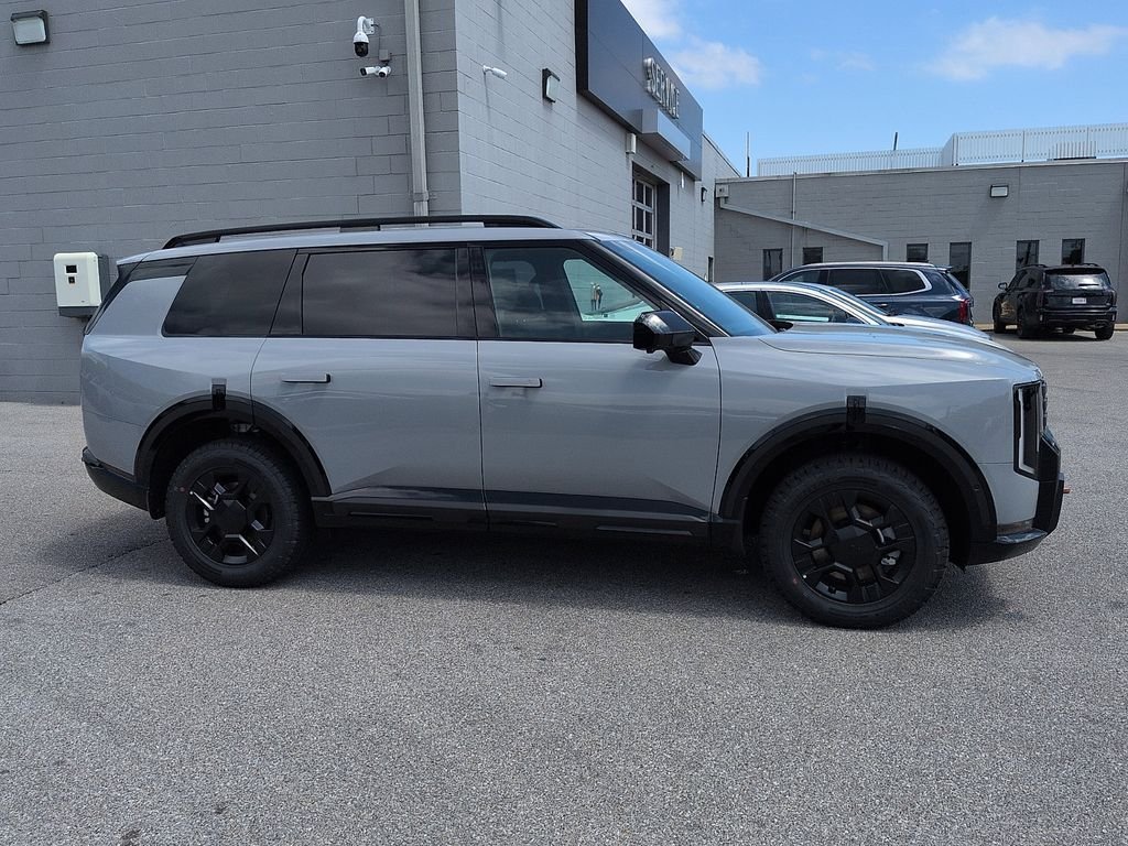 New 2027 Wolf Gray Kia X-Pro SX Prestige image 2